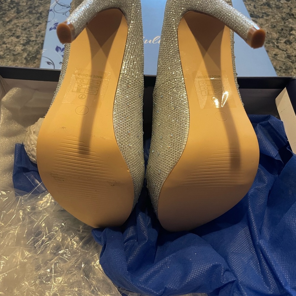 Sparkle Heels 😍💎 - Picture 3 of 4